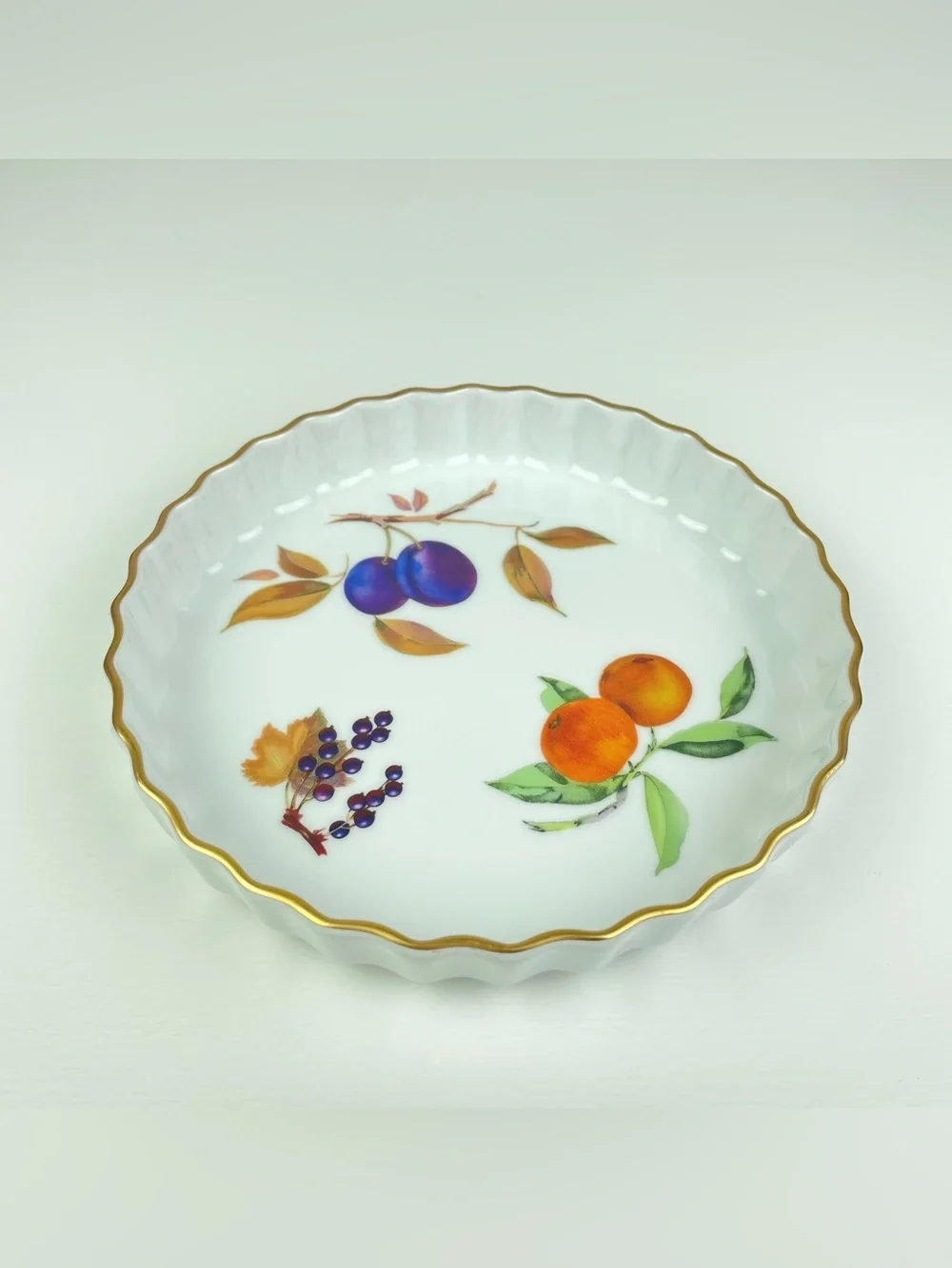 VTG Royal Worcester Evesham Fruit Design Quiche Flan Ceramic Dish Gold Rim Flute
